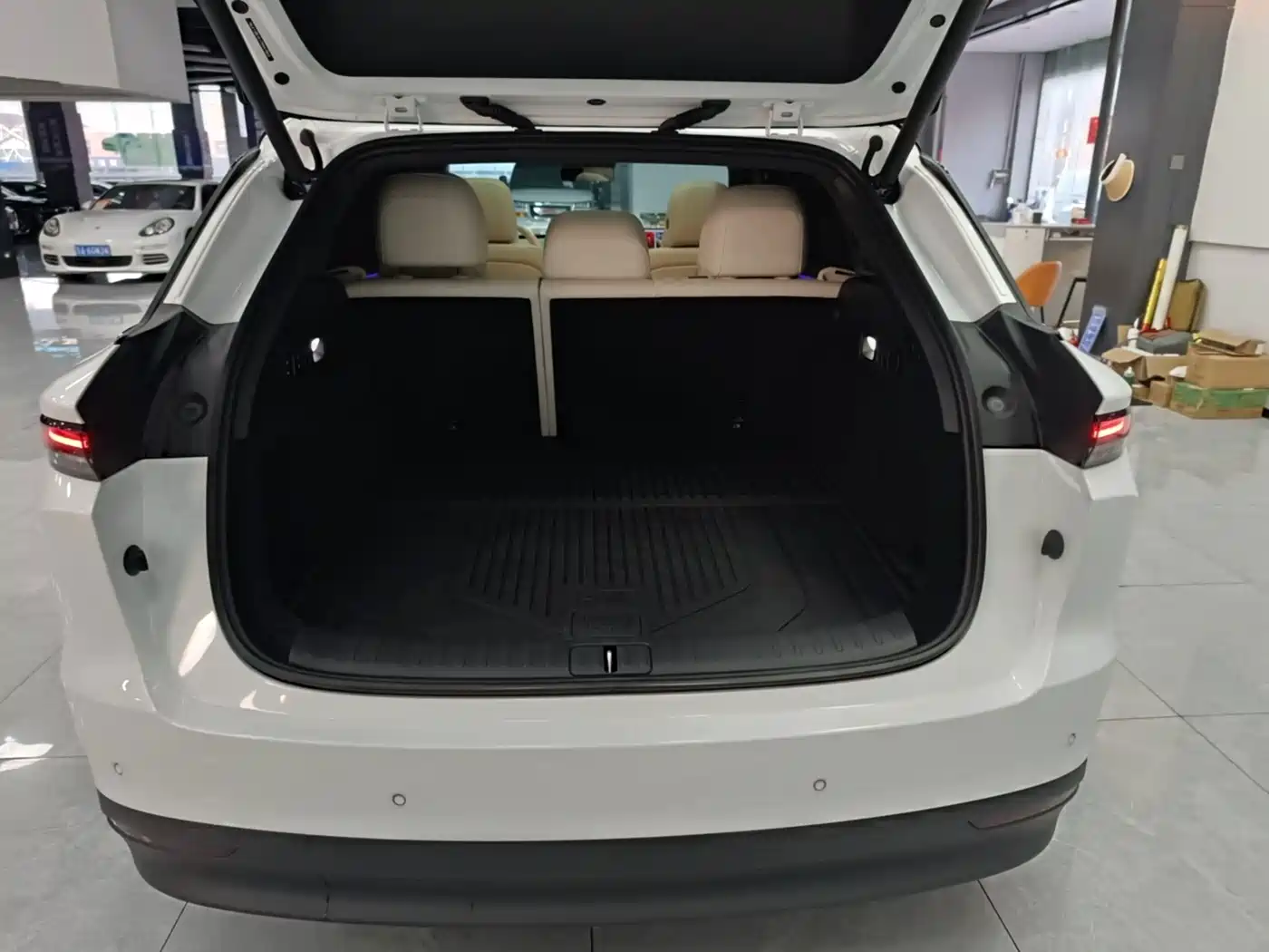 Li Auto i6 2026 2025 2WD Base Model
