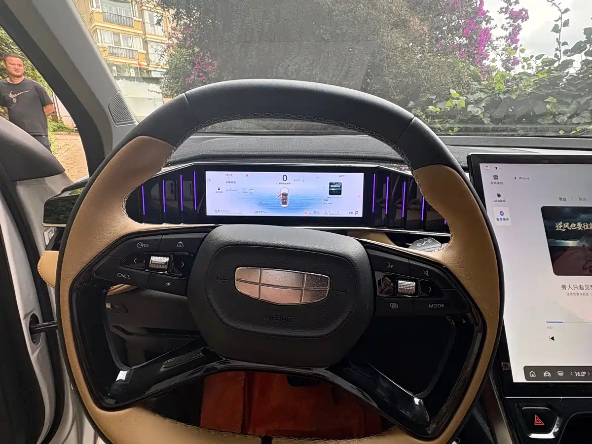 Geely Boyue L 2023 2023 1.5TD DCT Luxury Model