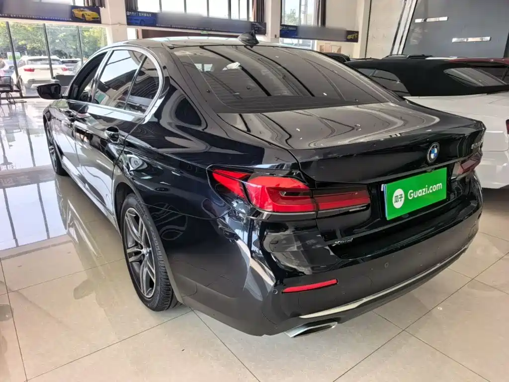 Photo 5 - BMW 5 Series