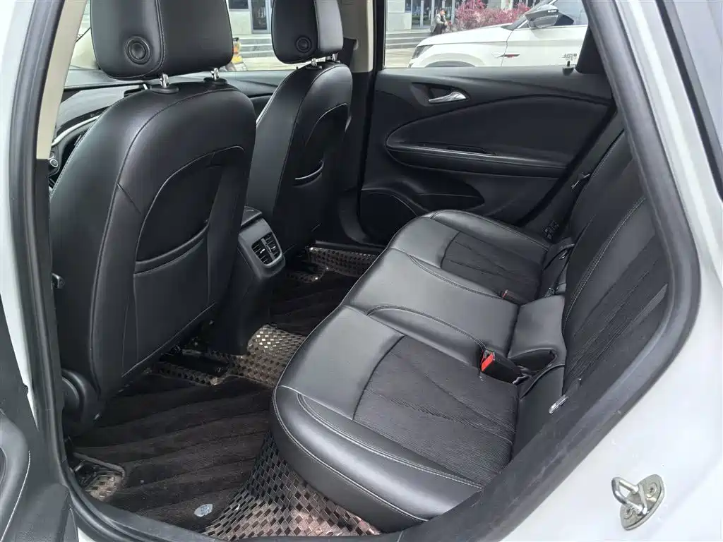 Buick Verano 2018 Sedan 20T Dual Clutch Leading фото 19