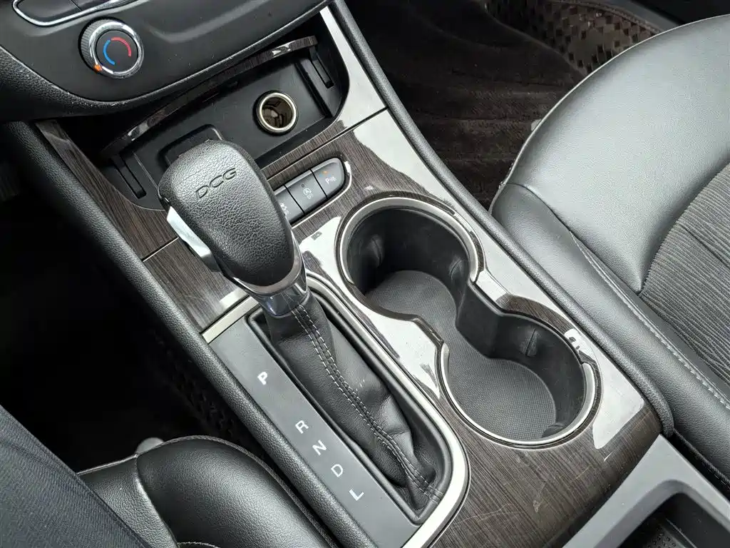 Buick Verano 2018 Sedan 20T Dual Clutch Leading фото 10