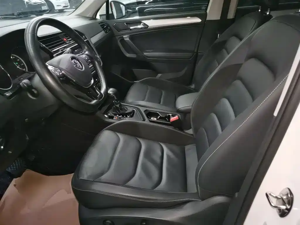 Volkswagen Tiguan L 2018 380TSI Automatic AWD Luxury Edition фото 15