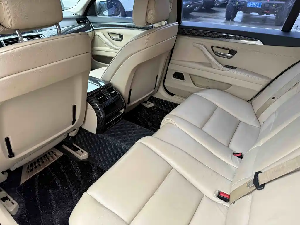 Photo 10 - BMW 5 Series