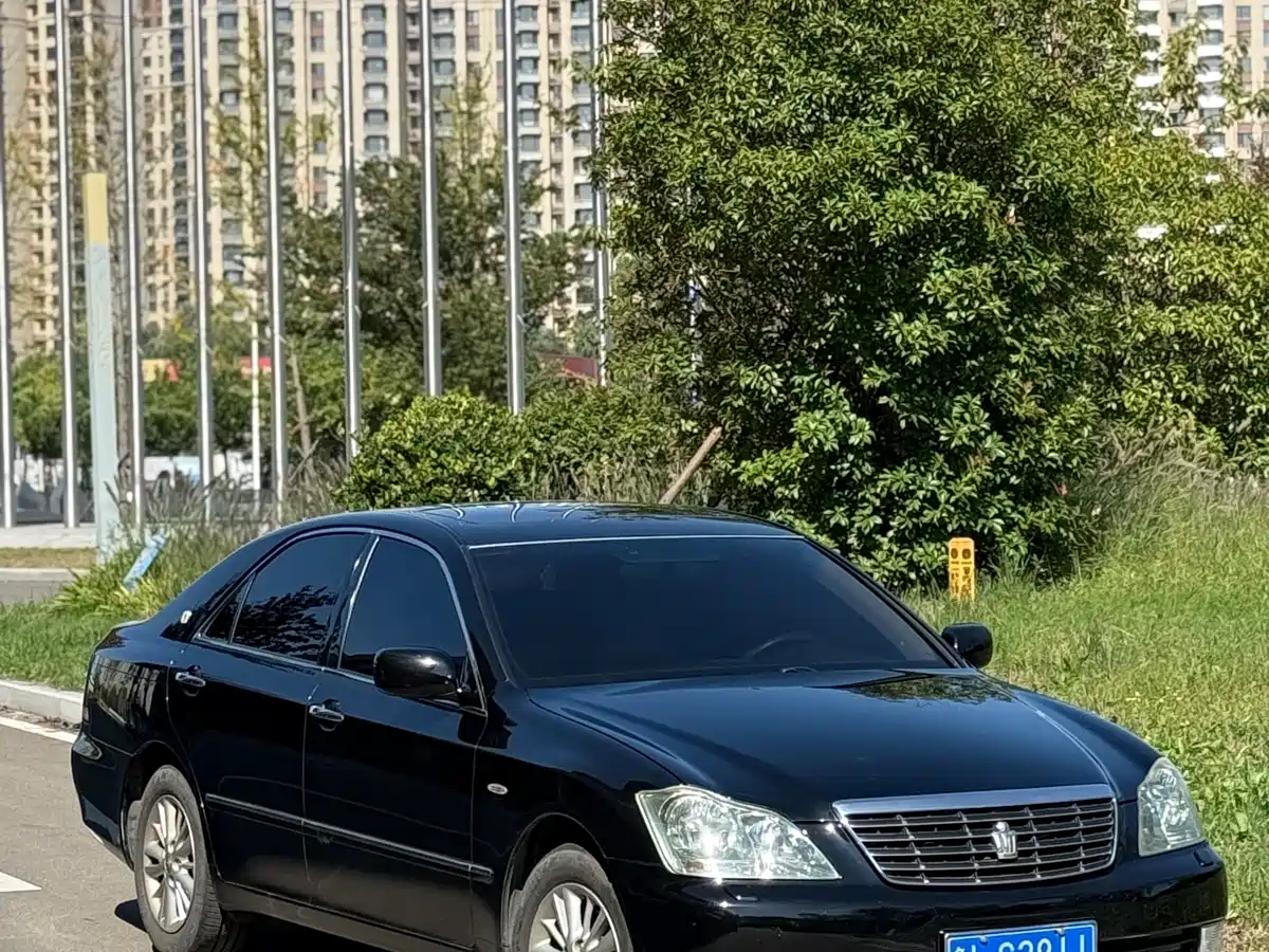 Toyota Crown 2009 2.5L Royal Special Enhanced Edition фото 2
