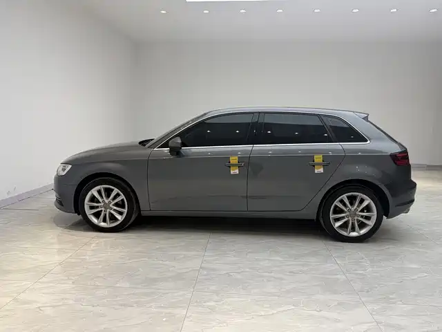 Audi A3 2014 Sportback 35 TFSI Automatic Comfort фото 4