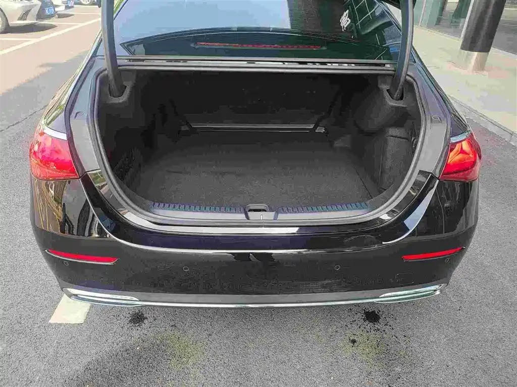 Mercedes-Benz E-Class 2024 Model E 300 L Luxury фото 18
