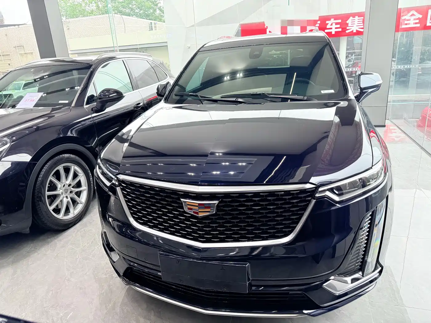 Cadillac XT6 2021 2.0T 6-Seater 2WD Luxury Edition фото 2