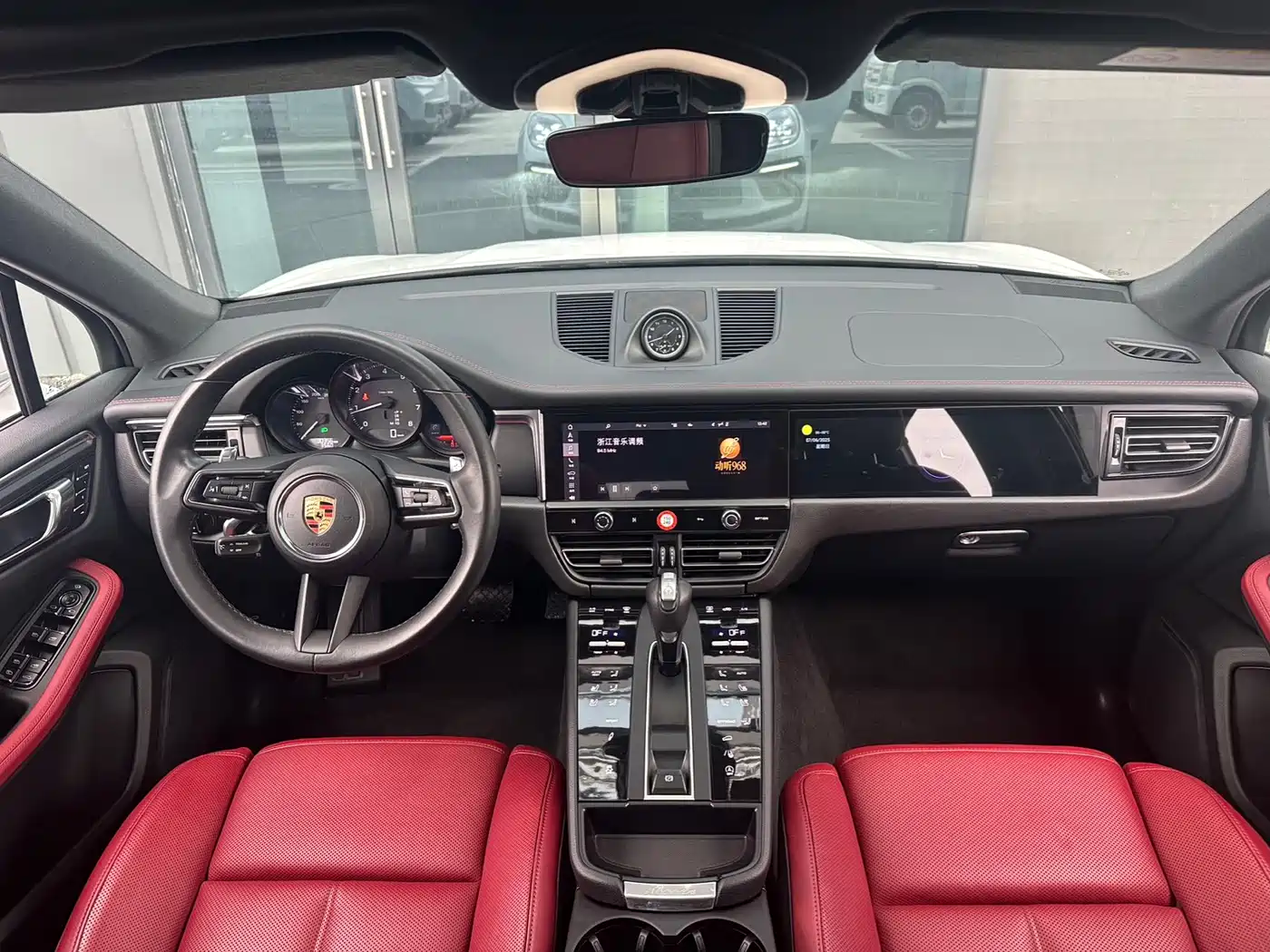 Porsche Macan 2023 Macan 2.0T фото 7