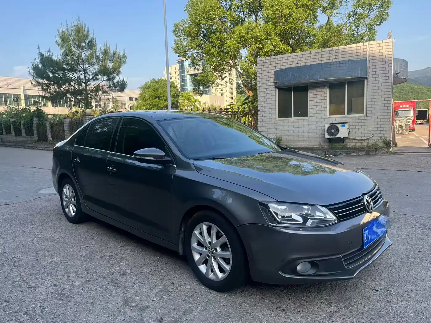 Volkswagen Sagitar 2012 Model 1.6L Manual Comfort фото 3