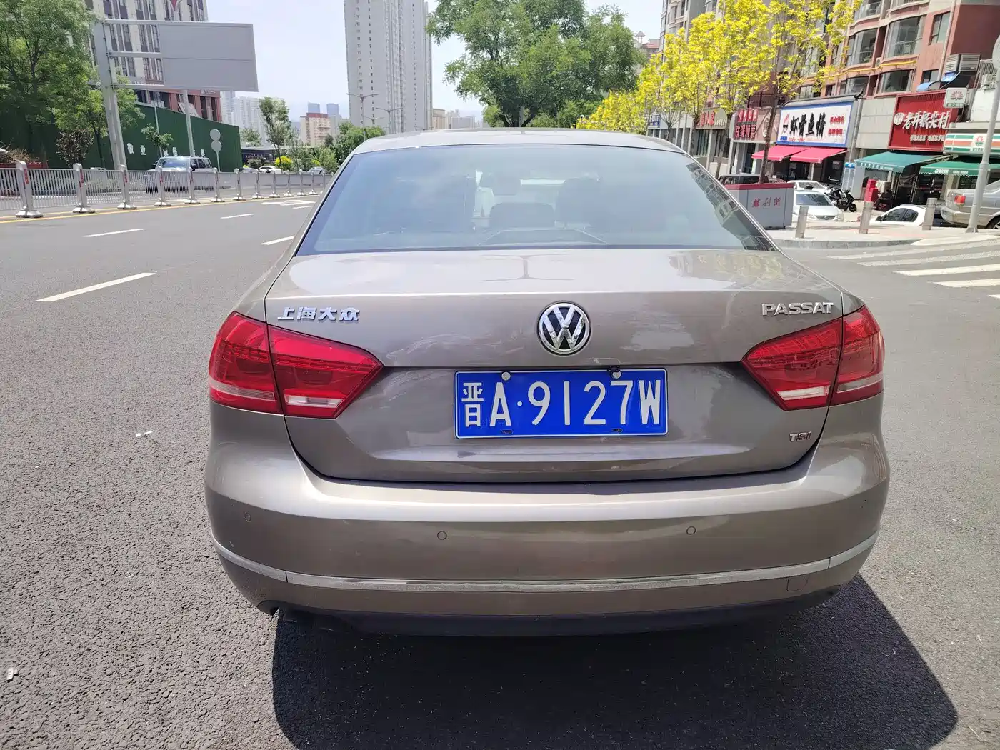 Volkswagen Passat 2015 1.8TSI DSG Honor Edition фото 5