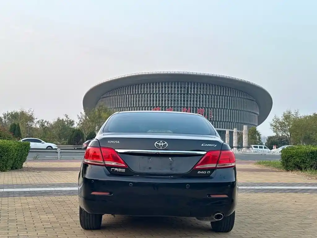 Photo 5 - Toyota Camry