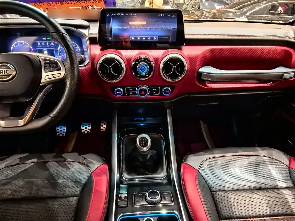 BAIC ORV Beijing Offroad BJ40 2018 PLUS 2.0T Manual 4WD Premium Edition China V фото 24