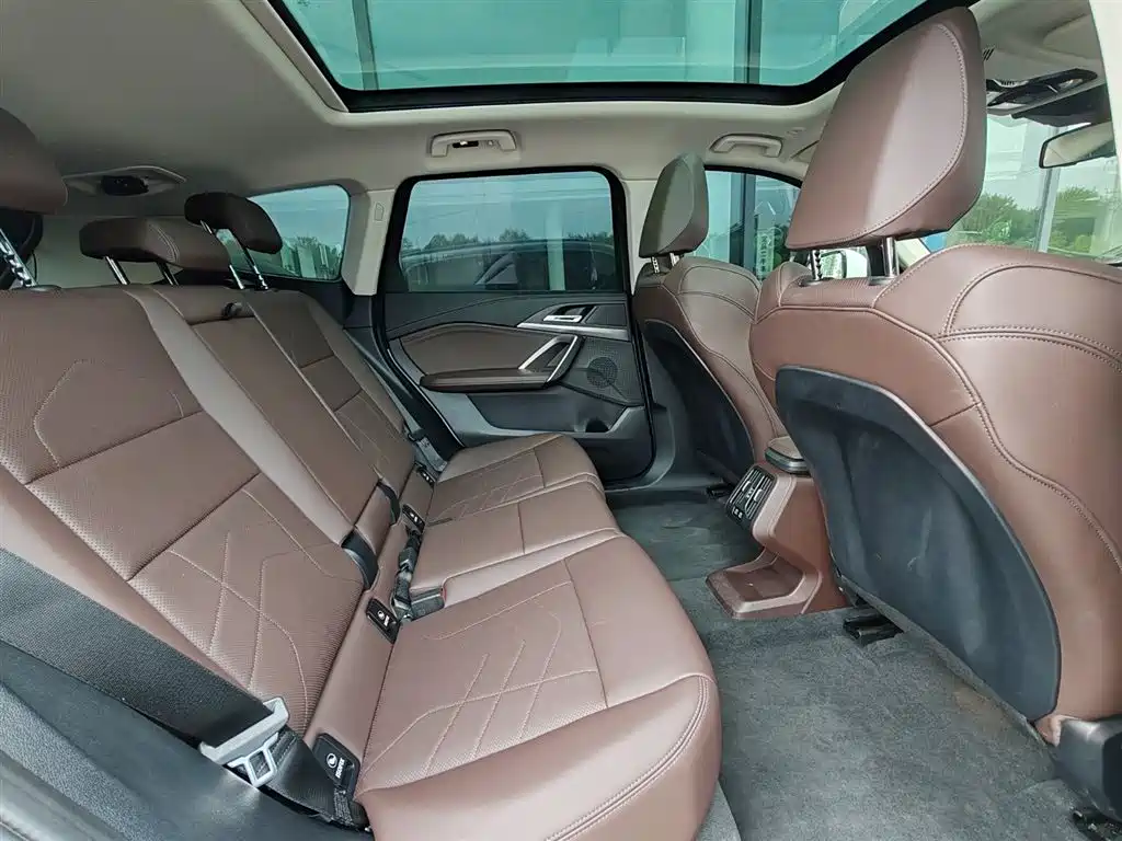 BMW iX1 2025 eDrive25L M Sport Package фото 12