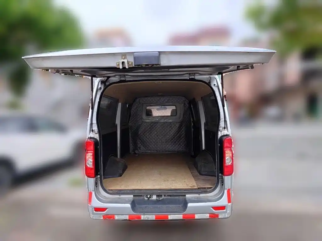 Changan Kaicheng Changan Ruixing M80 2019 2018 1.5L Revised Comfort Model CNG Van Flat Roof Tailgate 4G15S
