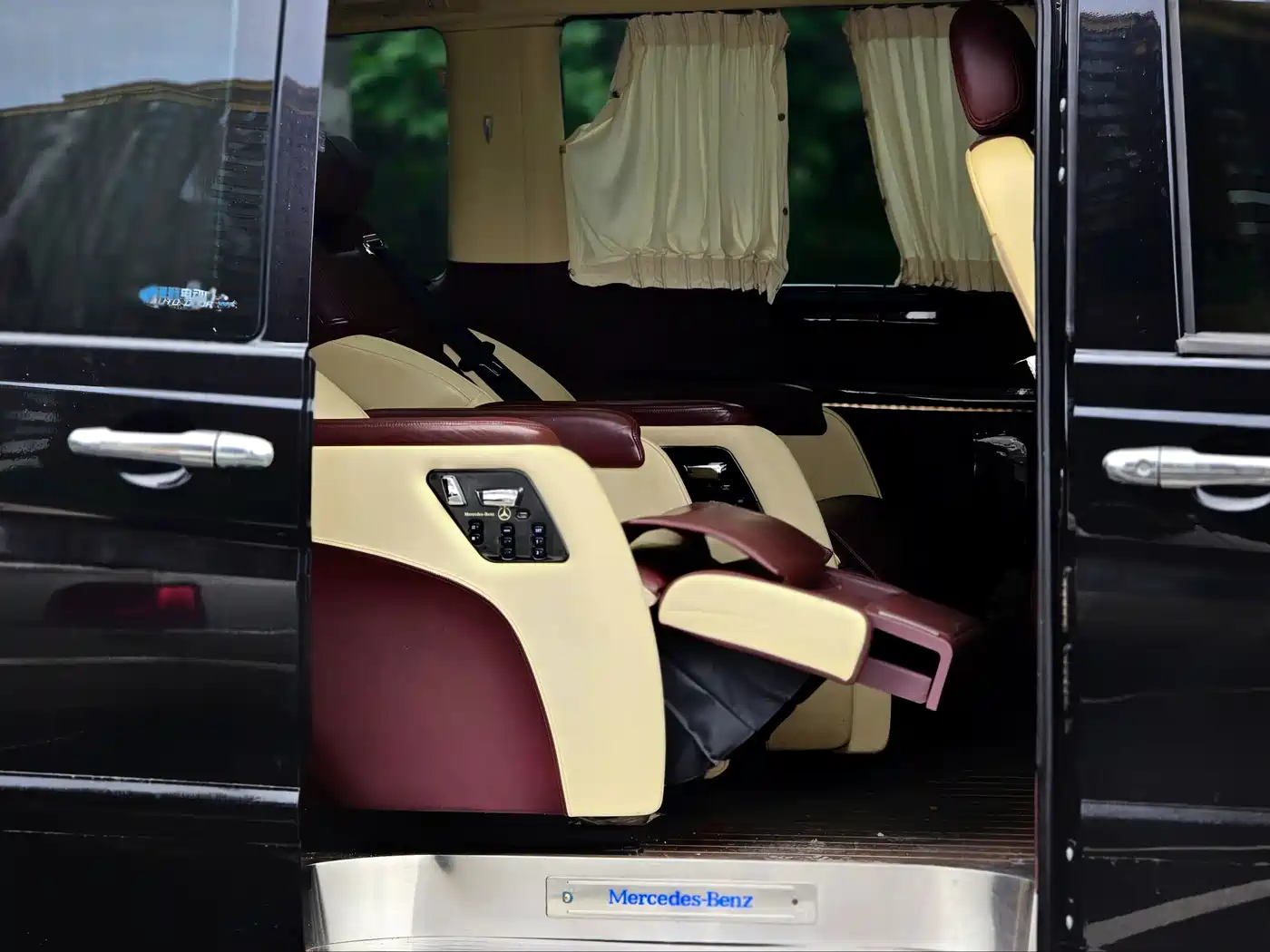 Photo 10 - Mercedes-Benz Vito