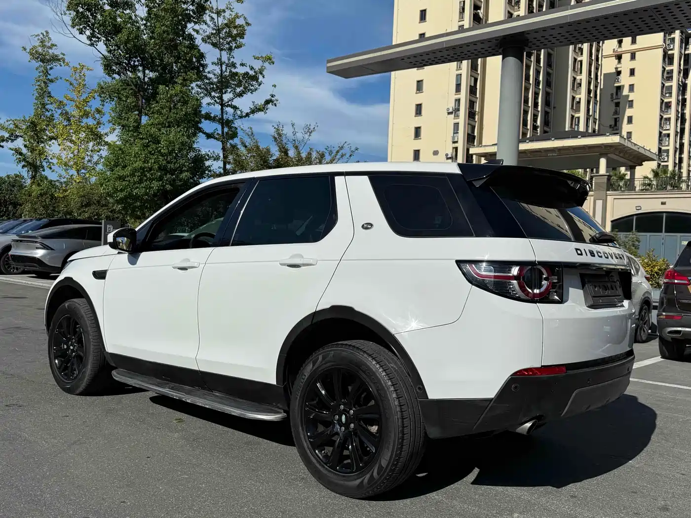 Land Rover Discovery Sport 2018 240PS SE Edition фото 12