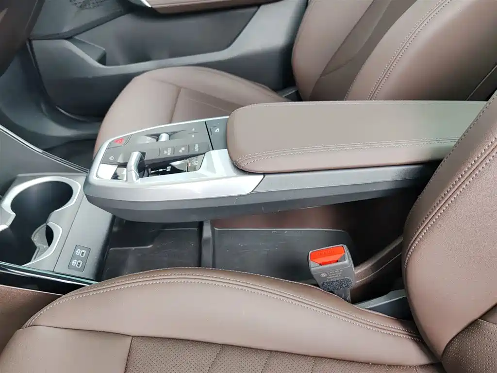 BMW iX1 2025 eDrive25L M Sport Package фото 15