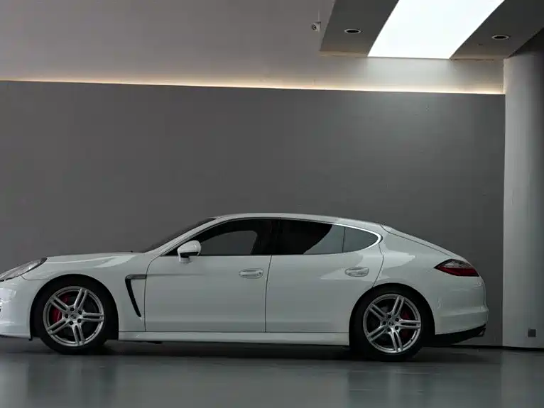 Porsche Panamera 2010 Model Panamera 4S 4.8L фото 10
