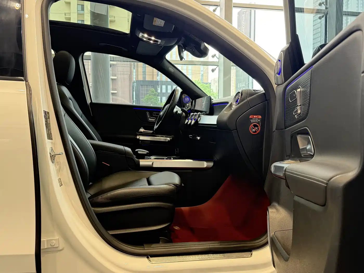 Mercedes-Benz GLB 2023 GLB 220 4MATIC фото 12