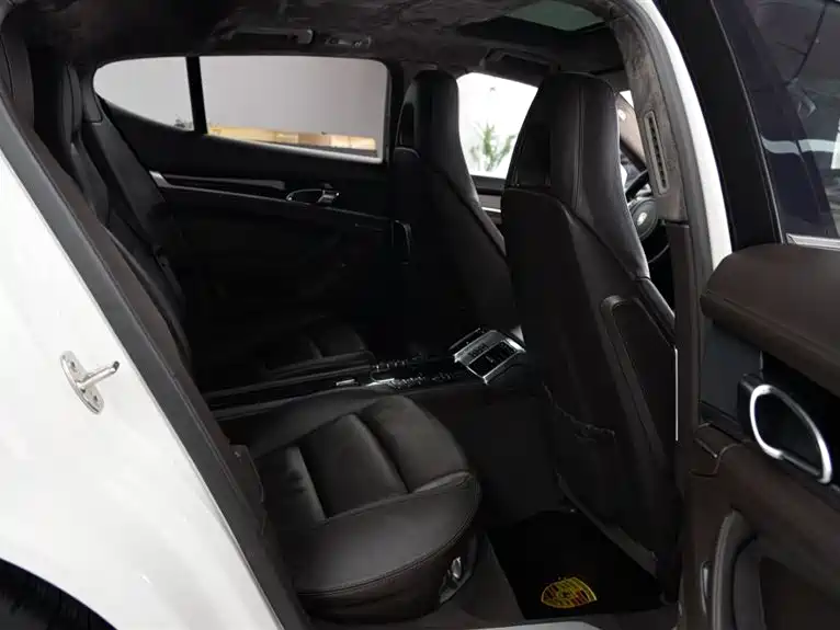 Porsche Panamera 2010 Model Panamera 4S 4.8L фото 29