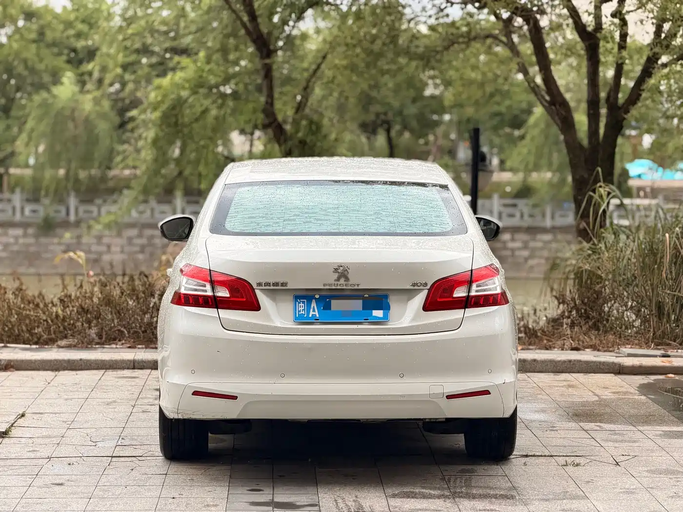 Peugeot 408 2014 1.8L Automatic Luxury Edition фото 4