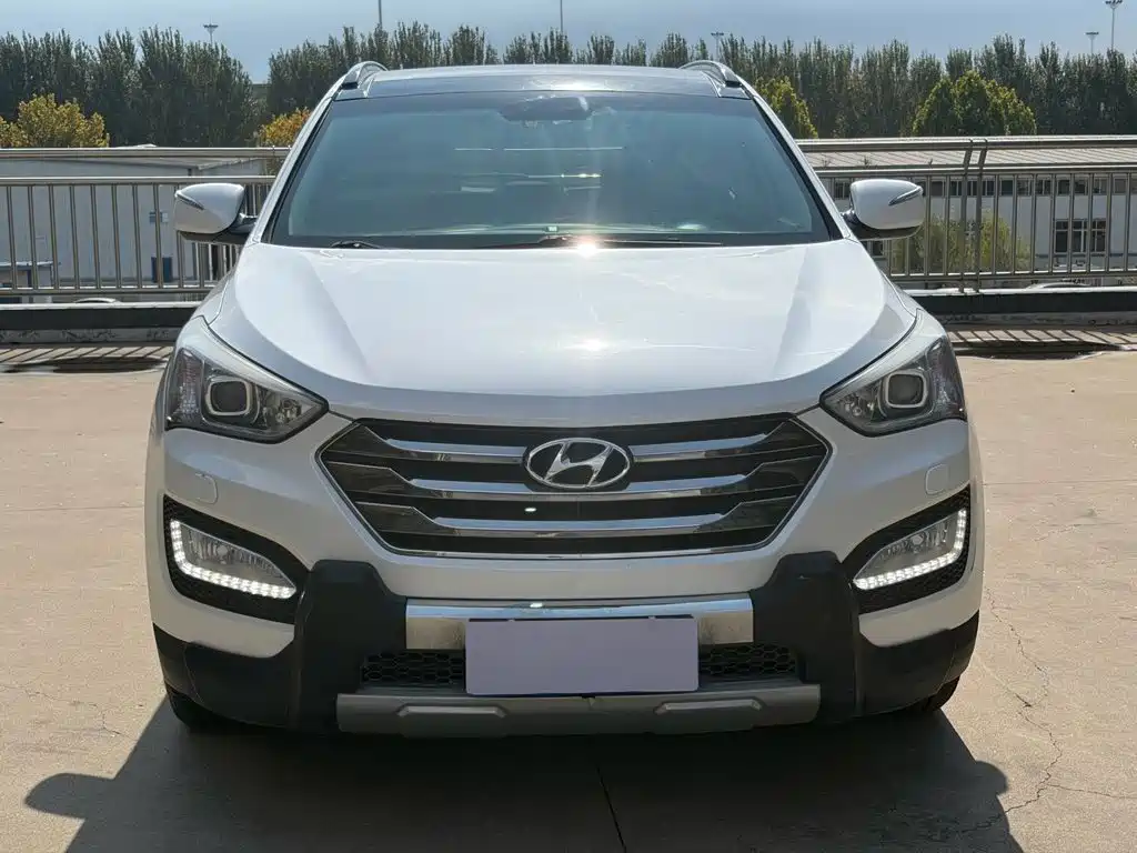 صورة 3 - Hyundai Santa Fe