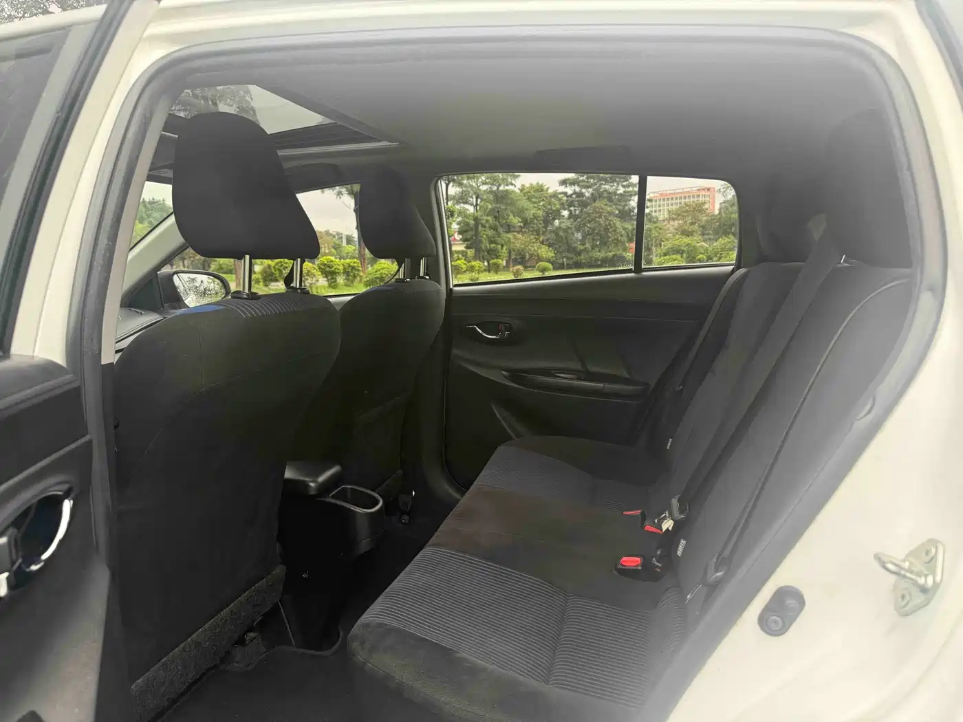 Toyota YARiS L Zhi Xuan 2017 1.5G CVT Speed Sunroof Upgrade Edition фото 7