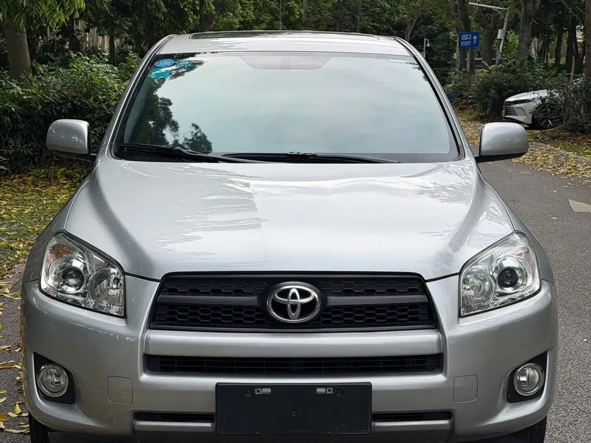 Toyota RAV4 Rongfang 2009 2.0L Automatic Luxury Edition фото 4