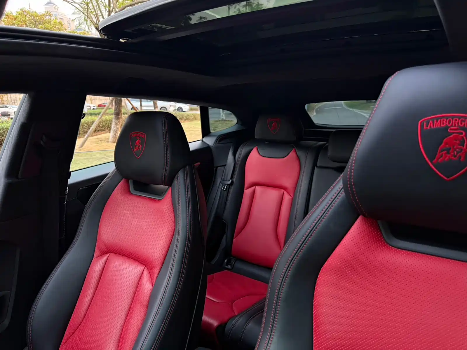 Фото 12 - Lamborghini Urus
