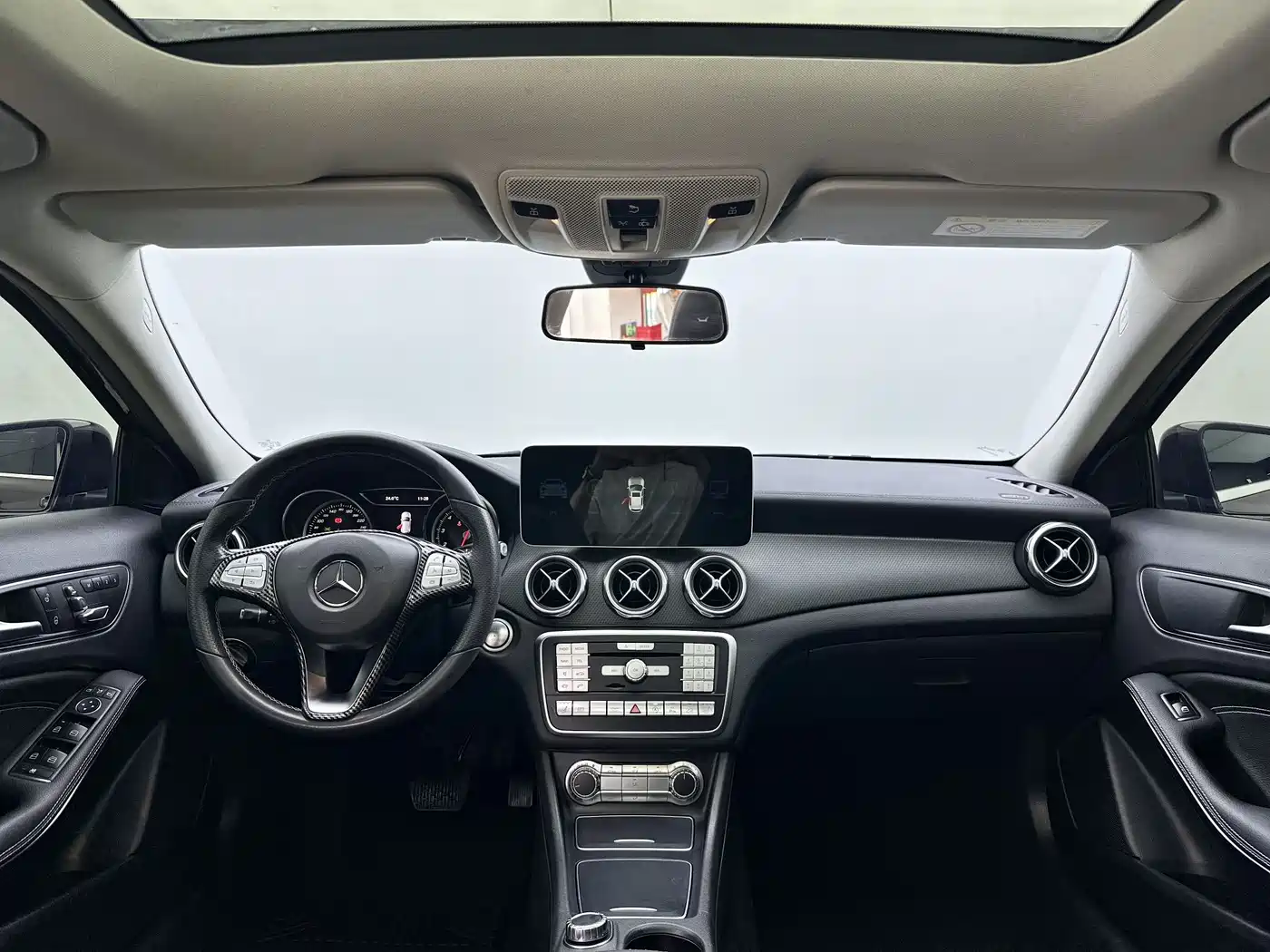 Mercedes-Benz GLA 2017 GLA 220 4MATIC Fashion фото 15
