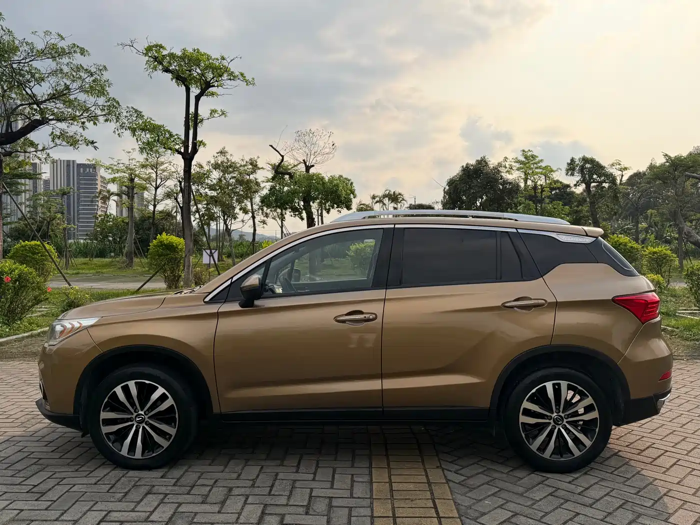 GAC Trumpchi Trumpchi GS4 2015 200T G-DCT Luxury Edition фото 26