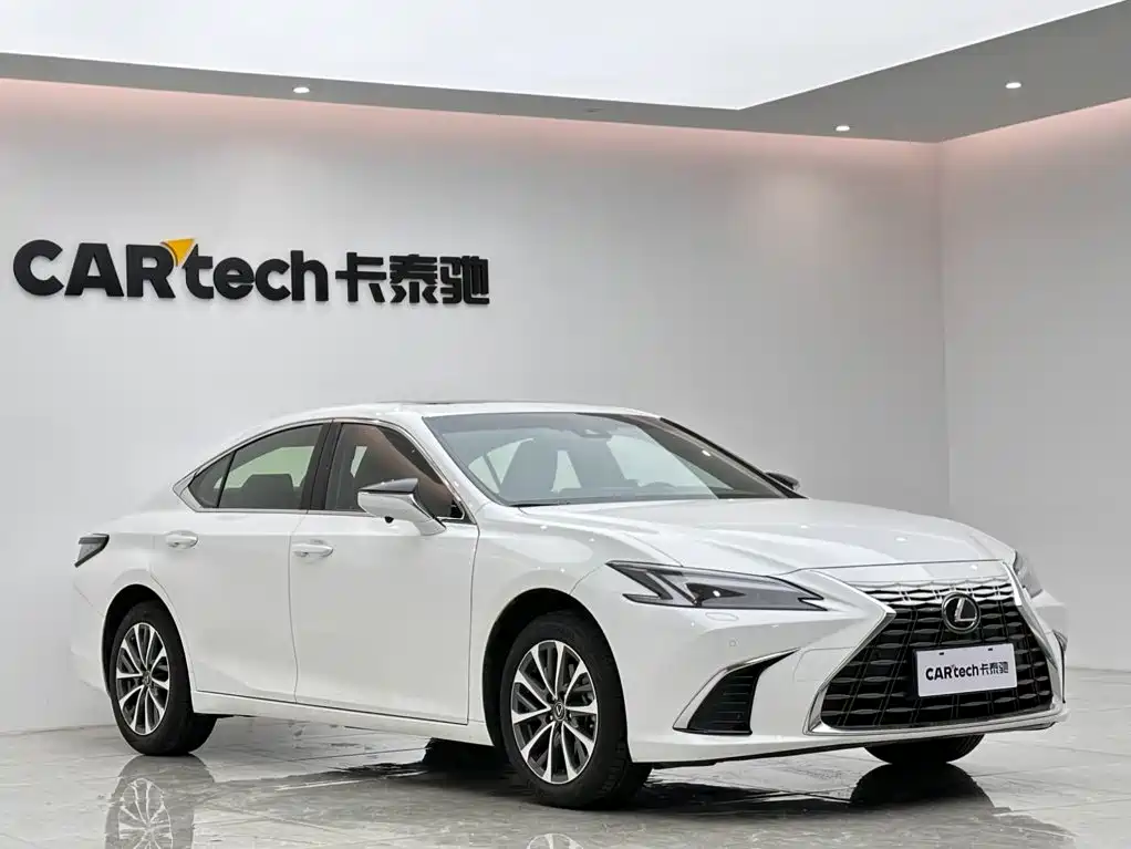 Lexus ES 2026 2025 200 Ultimate Edition