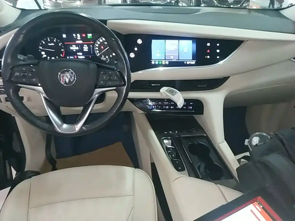 Фото 10 - Buick Enclave