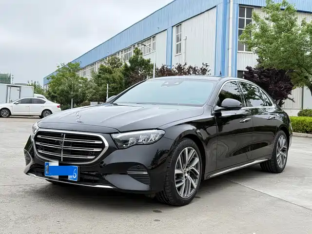 Mercedes-Benz E-Class 2024 E 300 L Fashion — фото 1
