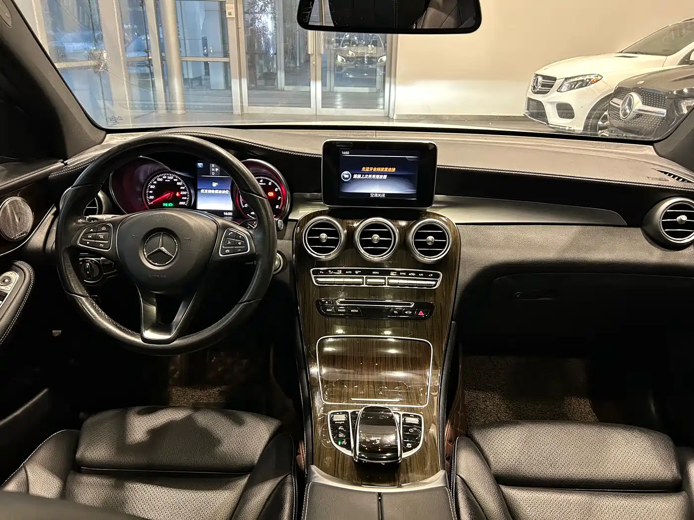 Mercedes-Benz GLC 2017 GLC 260 4MATIC Dynamic фото 9