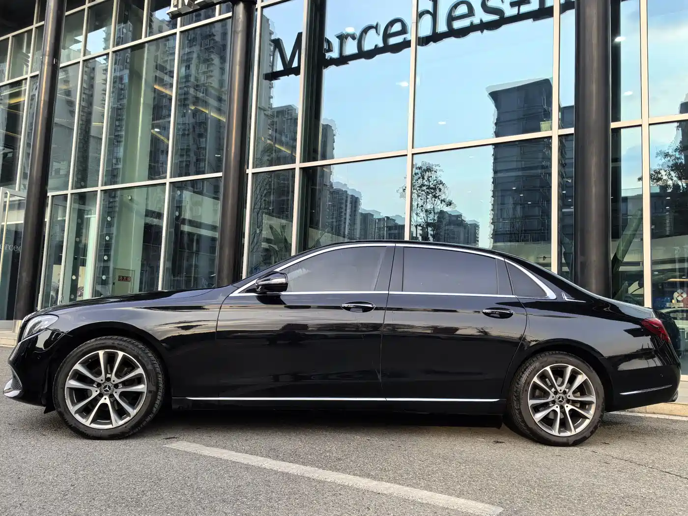 Mercedes-Benz E-Class 2016 E 200 L фото 4