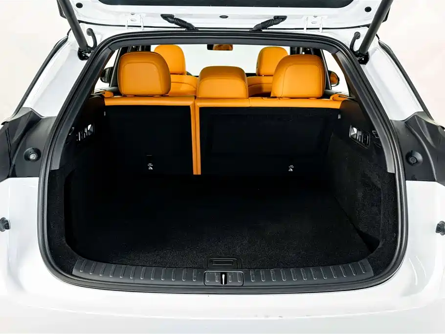 Li Auto i6 2026 2025 2WD Base Model