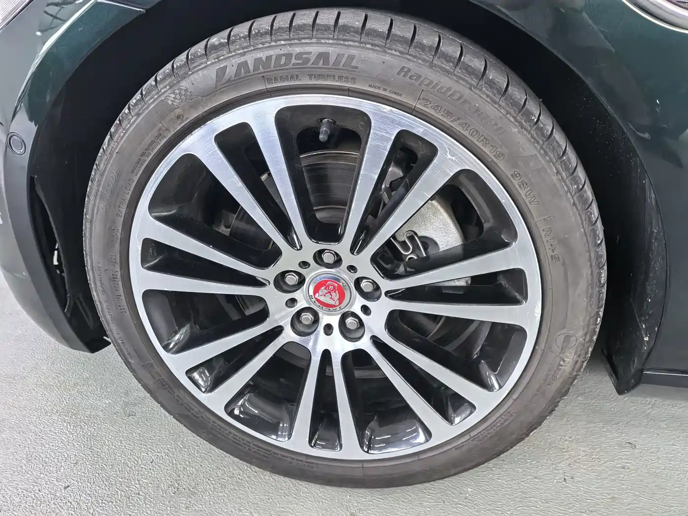 Jaguar XFL 2025 2025 2.0T P250 FWD Luxury Edition