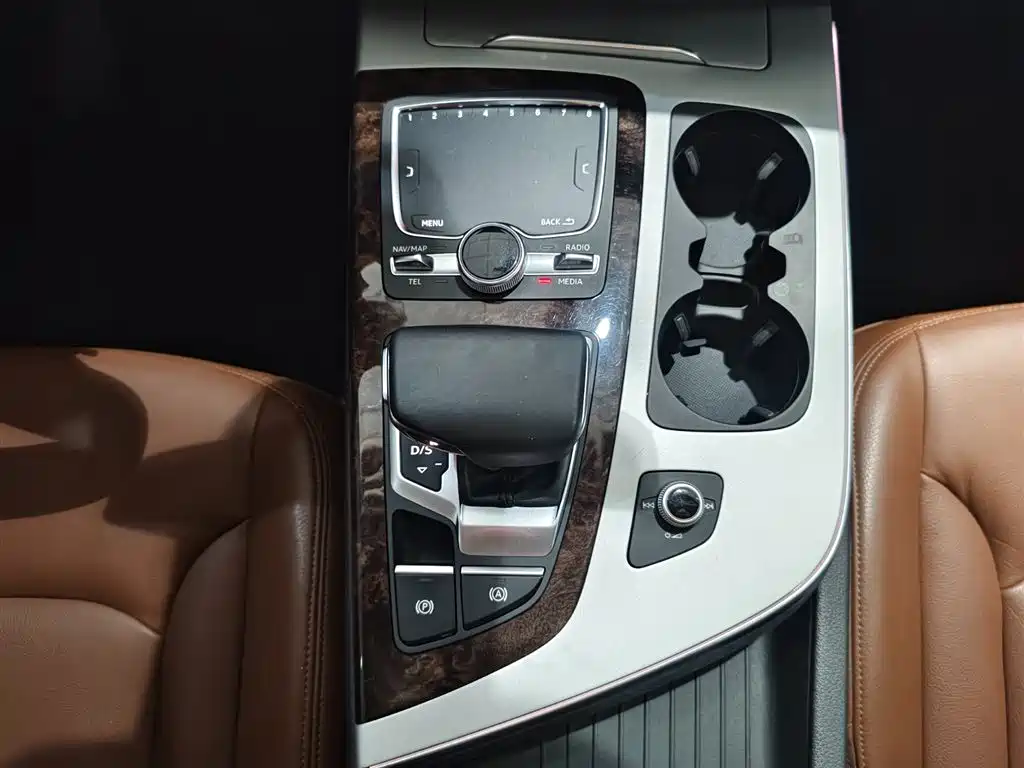 Audi Q7 2018 45 TFSI Technology фото 13