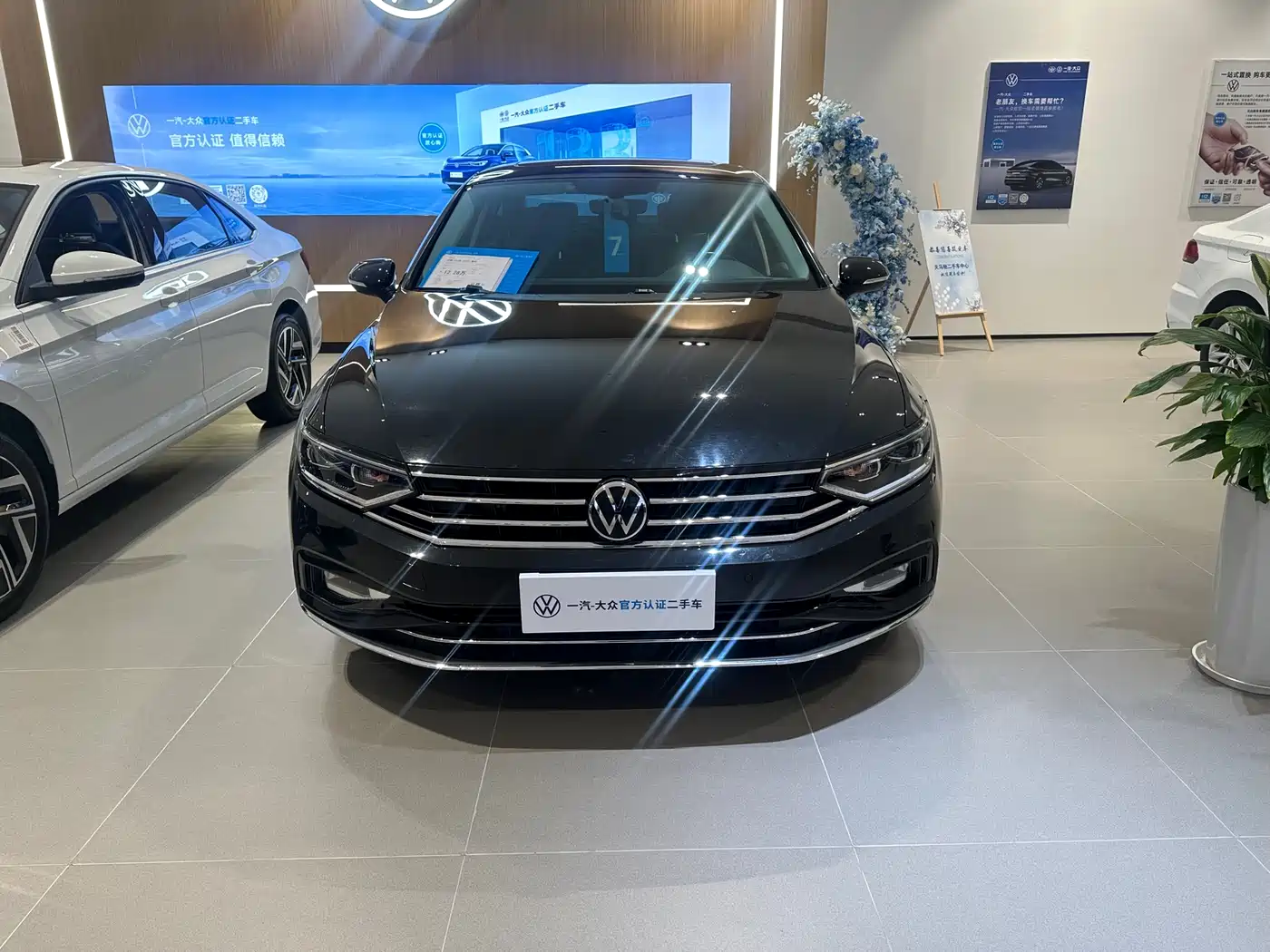 Volkswagen Magotan 2021 330TSI DSG 30th Anniversary Edition фото 2
