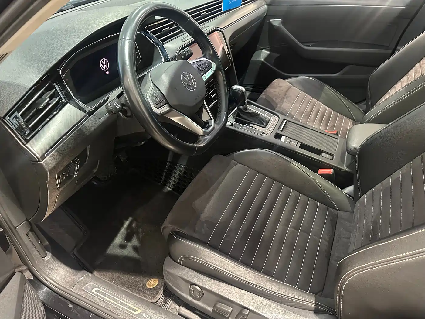 Volkswagen Magotan 2021 330TSI DSG 30th Anniversary Edition фото 8