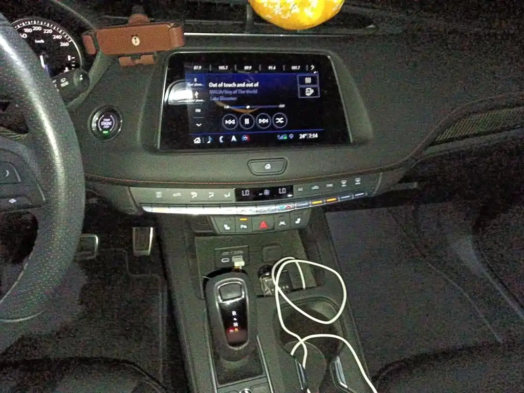 Фото 6 - Cadillac XT4