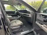Photo 10 - Lincoln Aviator