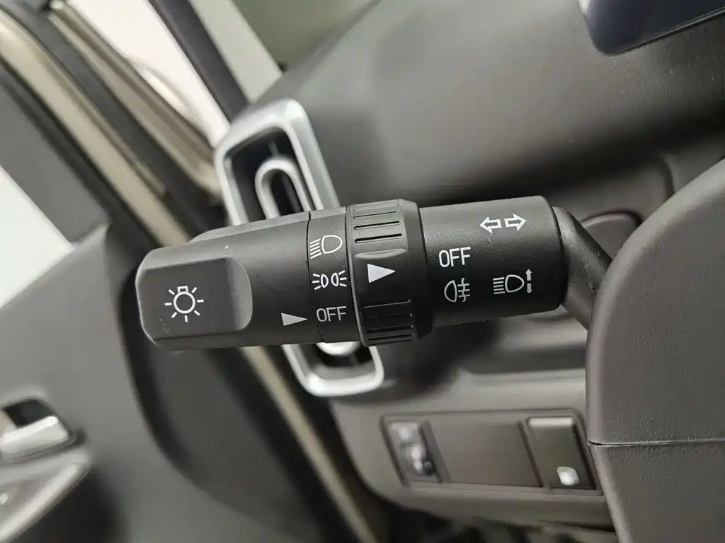 Dongfeng Fengxing Lingzhi PLUS 2026 2027 2.0L Base Model 7-Seater