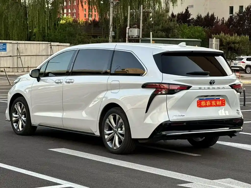 Toyota Sienna 2025 2026 2.5L Hybrid FWD Exclusive Premium Edition