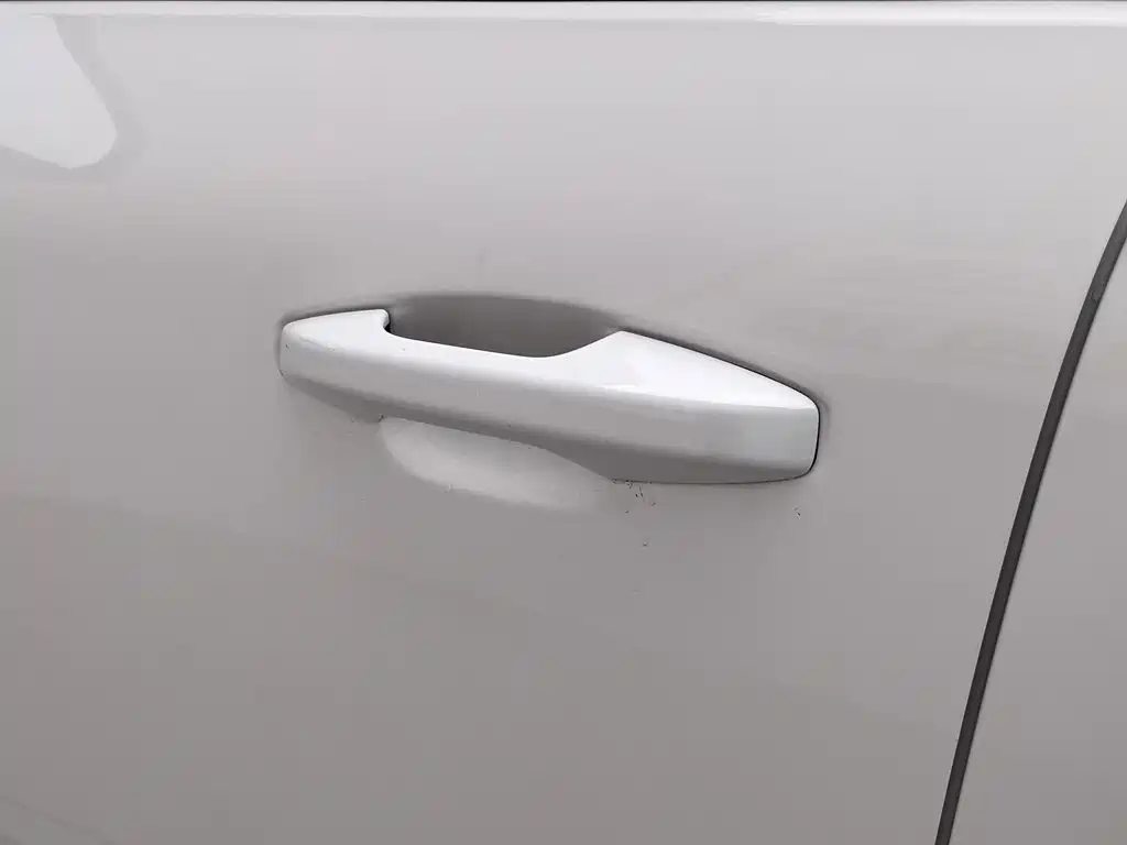 Фото 18 - Volvo XC40