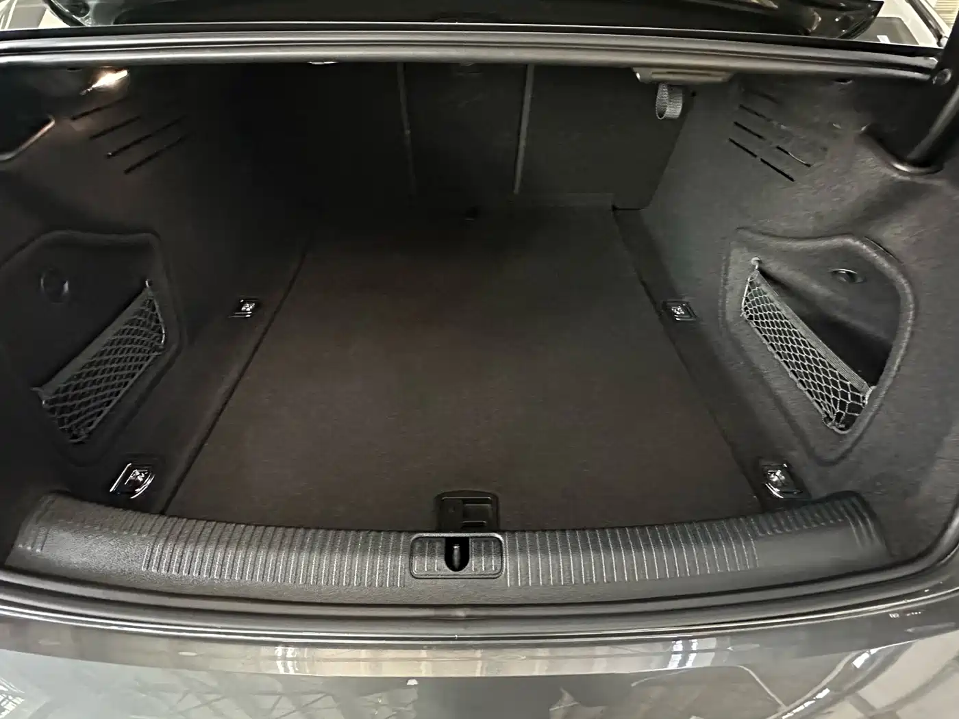 Audi A4L 2023 40 TFSI quattro Luxury Sport фото 12