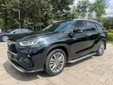 Photo 3 - Toyota Highlander