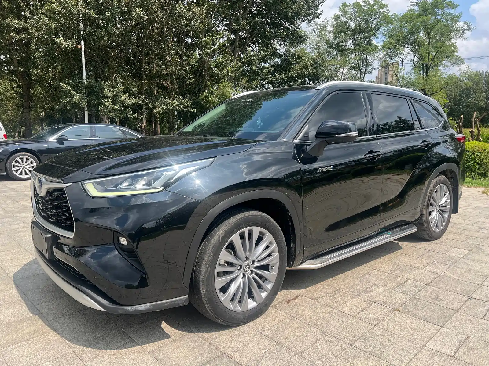 Photo 3 - Toyota Highlander