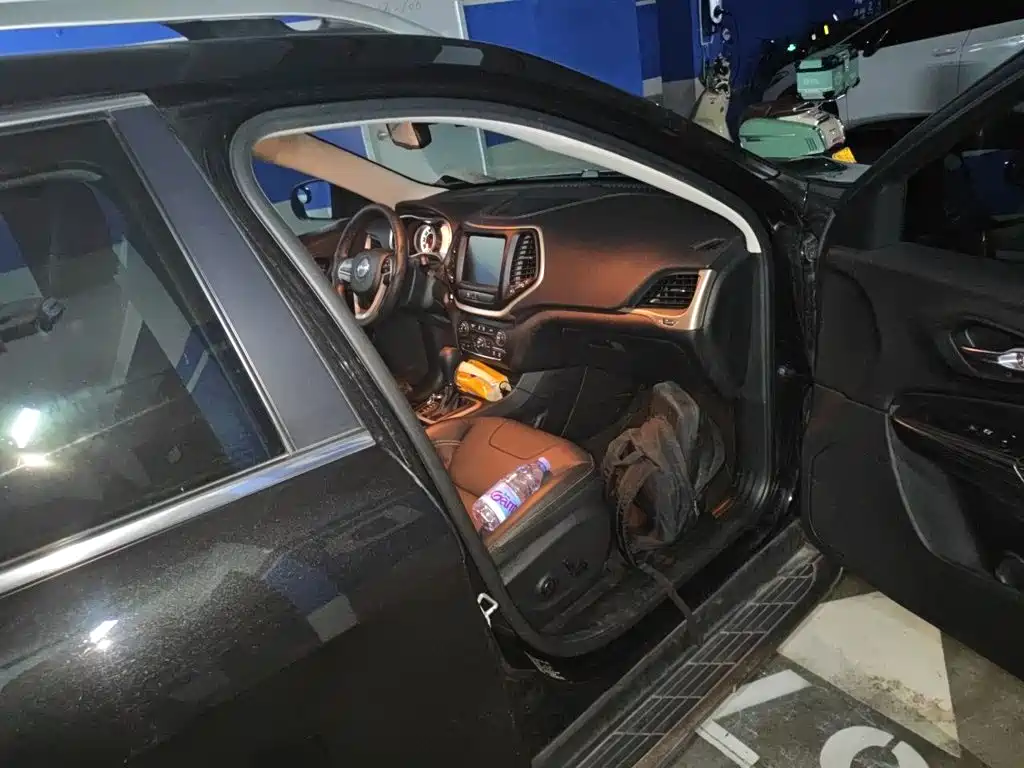 Jeep Cherokee 2019 2017 2.0L Superior Edition